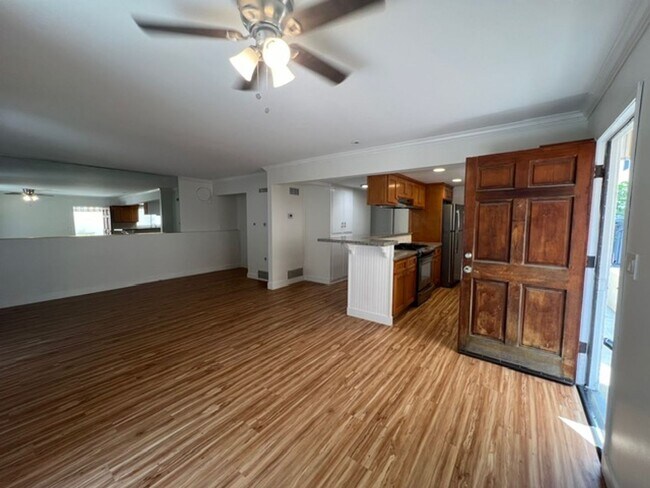 Building Photo - 382