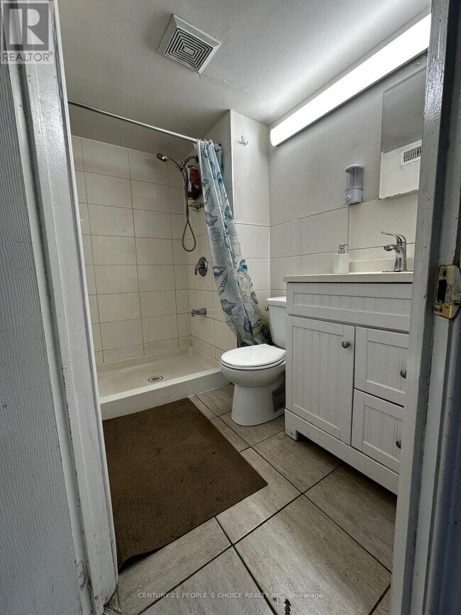 Building Photo - 147 Bruce Beer Dr