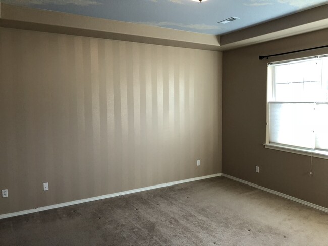 Building Photo - Excellent Sherwood Location