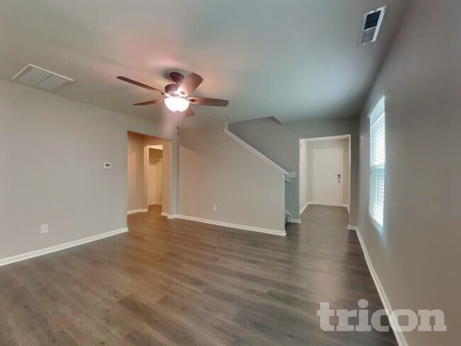 Foto del edificio - 1037 Bitting Hall Cir