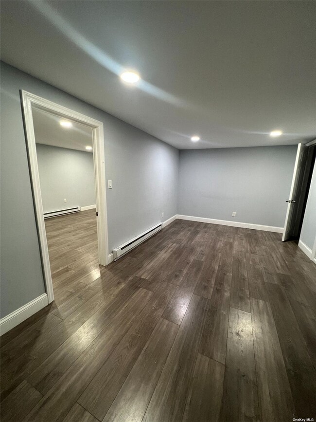 Foto del edificio - 320 W 3rd St