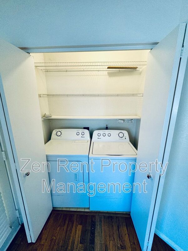 Building Photo - 537 N Red Rock St