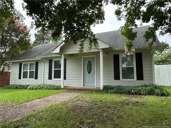 Building Photo - 1734 Winnabow Dr