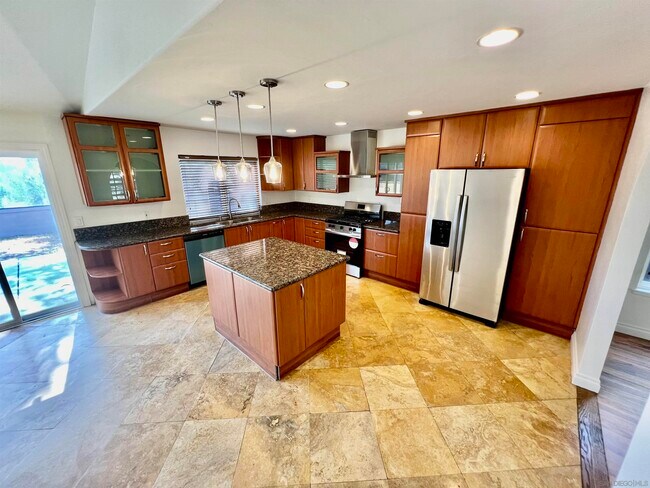 Building Photo - 13147 Portofino Dr