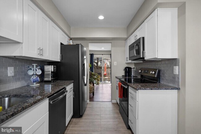 Building Photo - 9237 Broadwater Dr