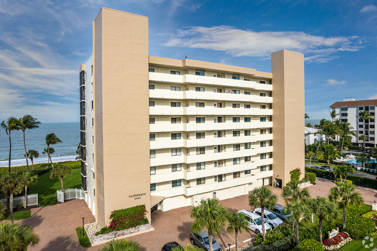 10525 Gulf Shore Dr - Golfshores at Vanderbilt Beach