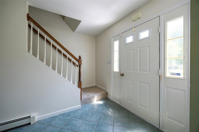 Building Photo - 37 Pine Ln