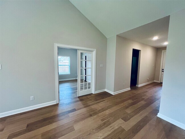 Building Photo - 3085 Sorrento Hl Dr