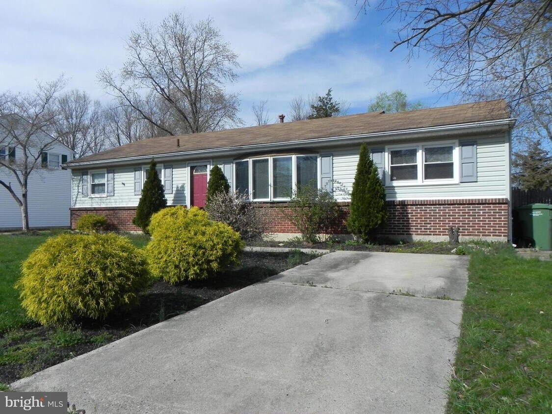 25 Jefferson Ave, Evesham, NJ 08053 House Rental in Evesham, NJ