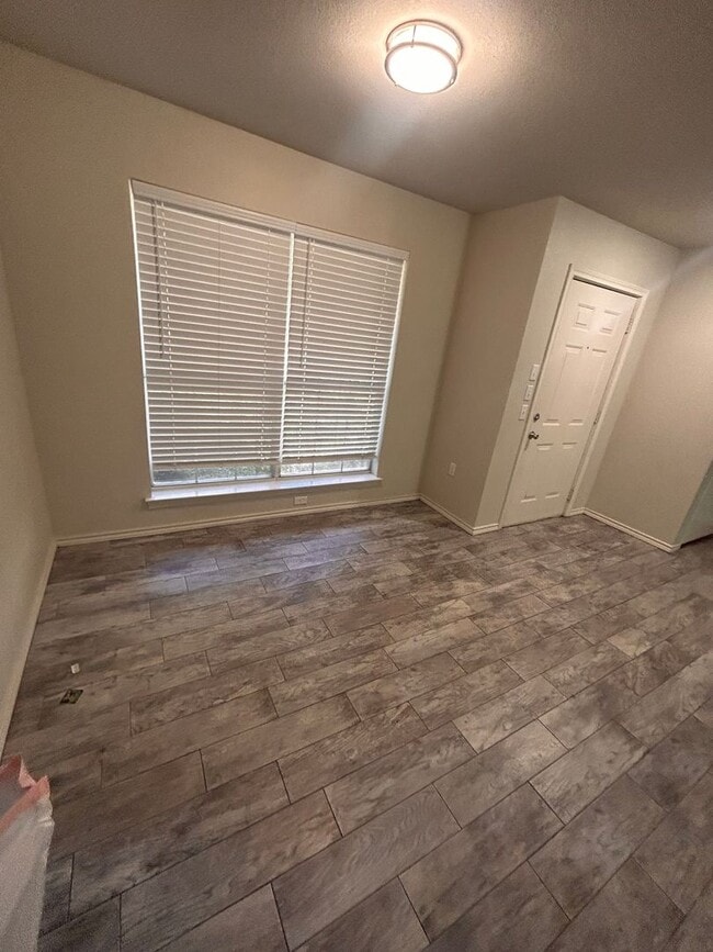 Foto del edificio - COMING SOON 3/2/2