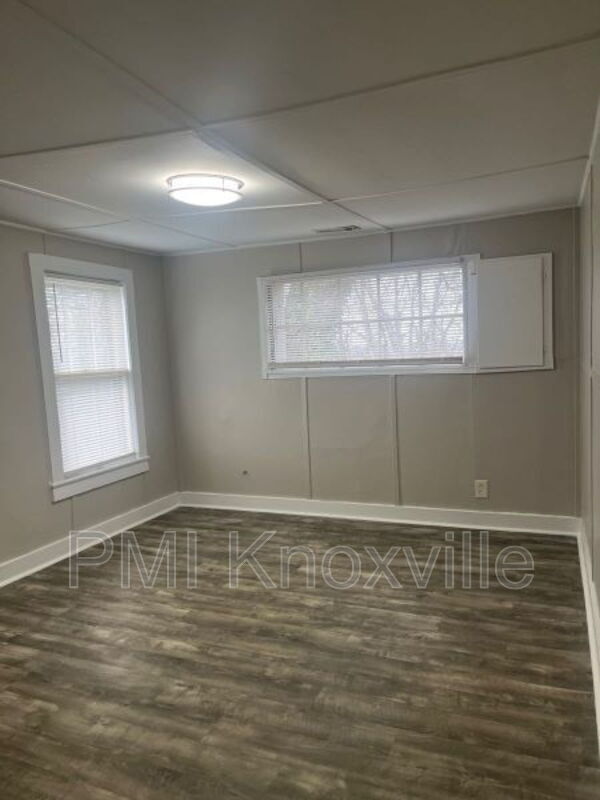 Foto del edificio - 415 Landau Dr