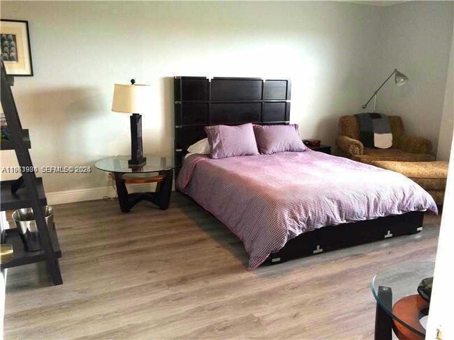 Foto del edificio - 1881 Middle River Dr