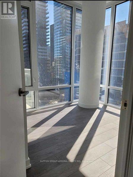Photo du bâtiment - 501 Yonge St