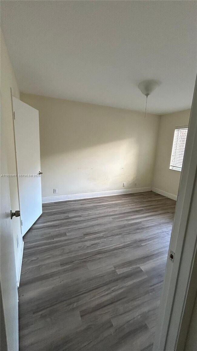 Foto del edificio - 5686 Rock Island Rd