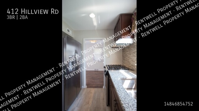 Building Photo - 3 BR, 2BA Two car parking Just renovated s...