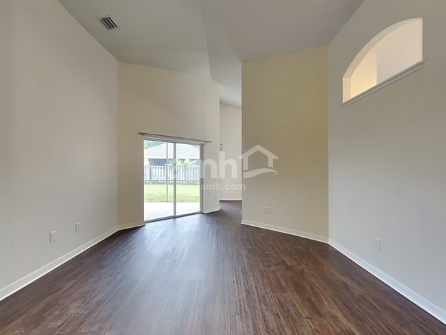 Building Photo - 14335 Moon Flower Dr