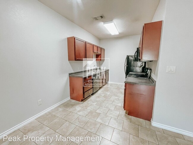 Building Photo - 3 br, 2 bath House - 21 Private Road 13261...