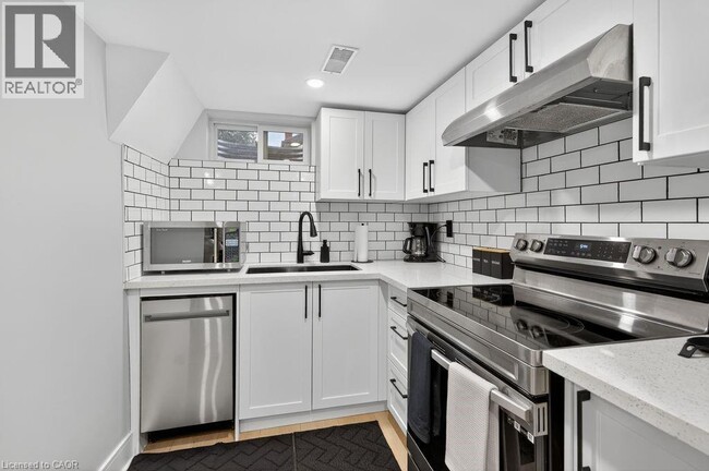 Building Photo - 331 Rawdon St