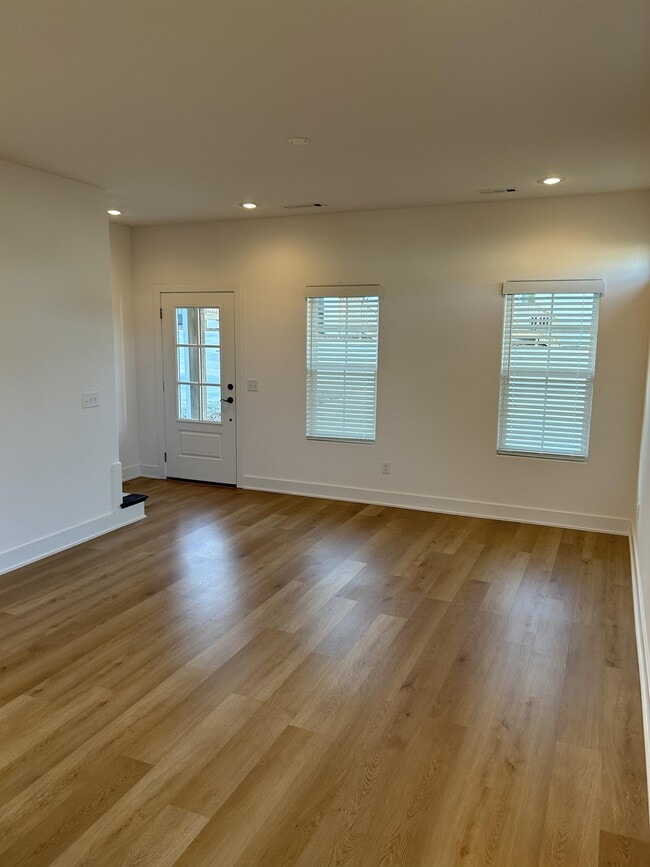 Photo - 1623 W Stone St House