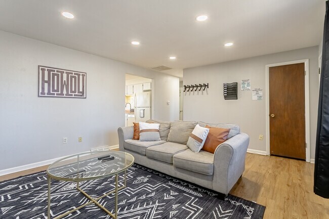 Foto del edificio - 8490 Benton St