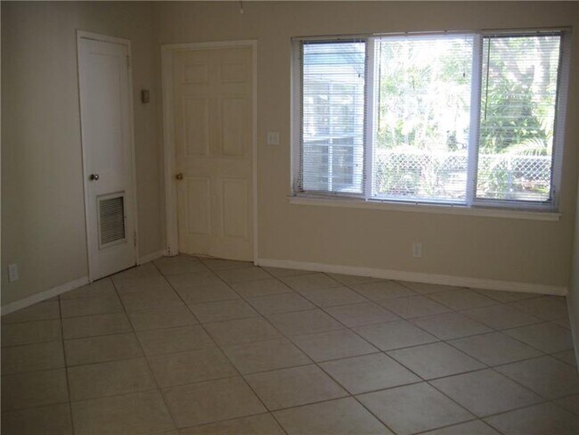 Foto del edificio - 2105 SE 4th Ave