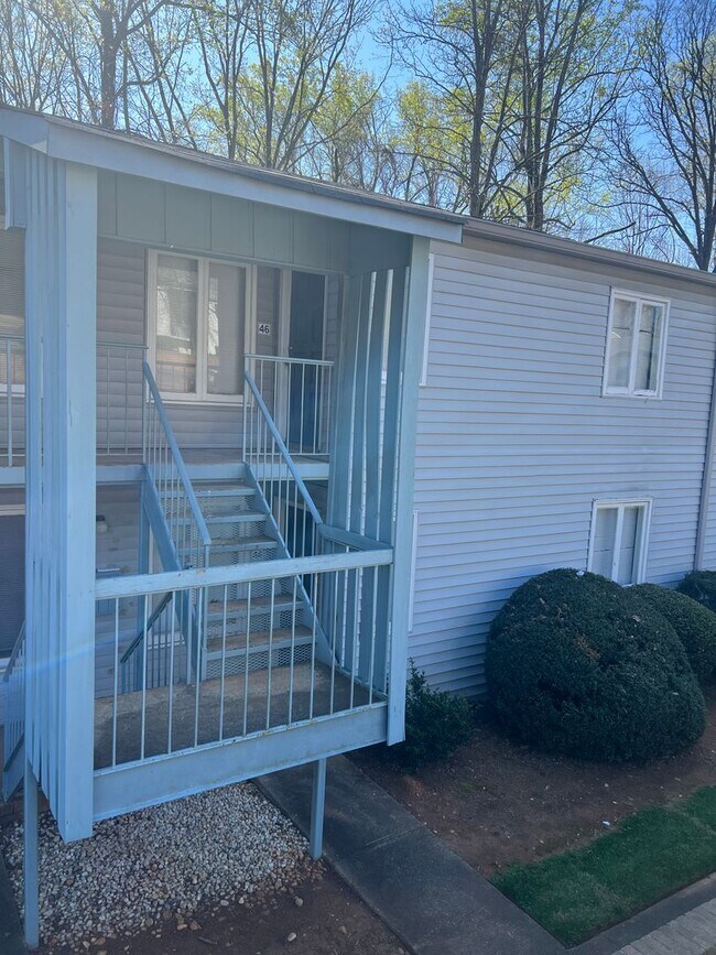 Building Photo - Renovated  1 bedroom / 1bathroom $1150.00