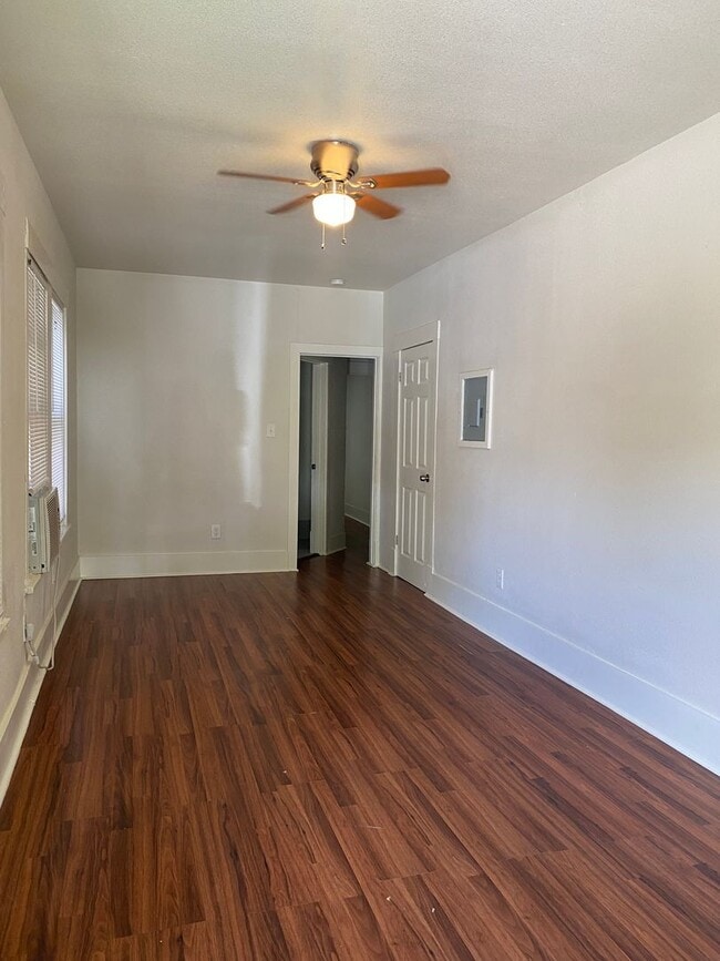Building Photo - 219 Paschal St