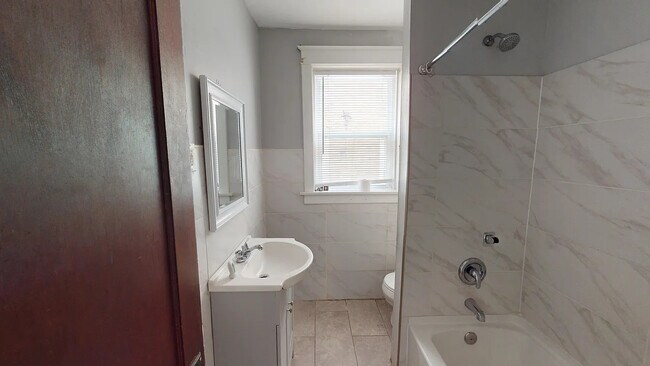 Foto del edificio - 4226 Dewey Ave