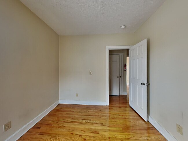 Foto del edificio - 1393 Indianola Ave