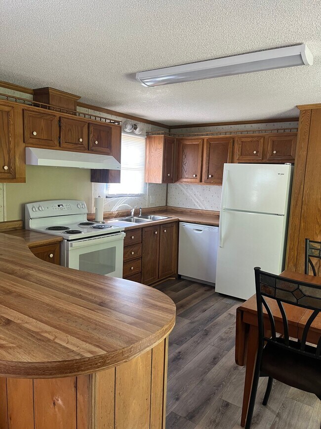 Foto del edificio - 1411 Scott Pond Rd