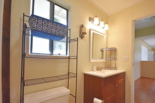 Bathroom - 44 -124 Ikeanani Dr