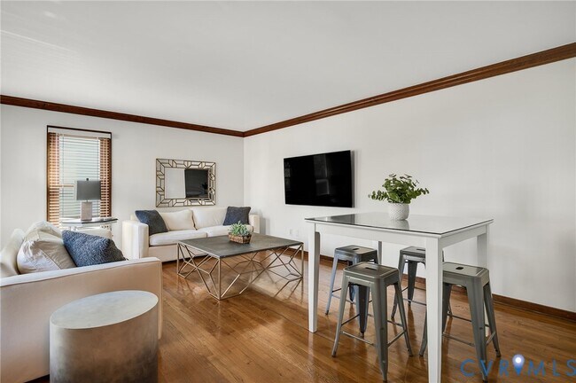 Foto del edificio - 9621 Peppertree Dr