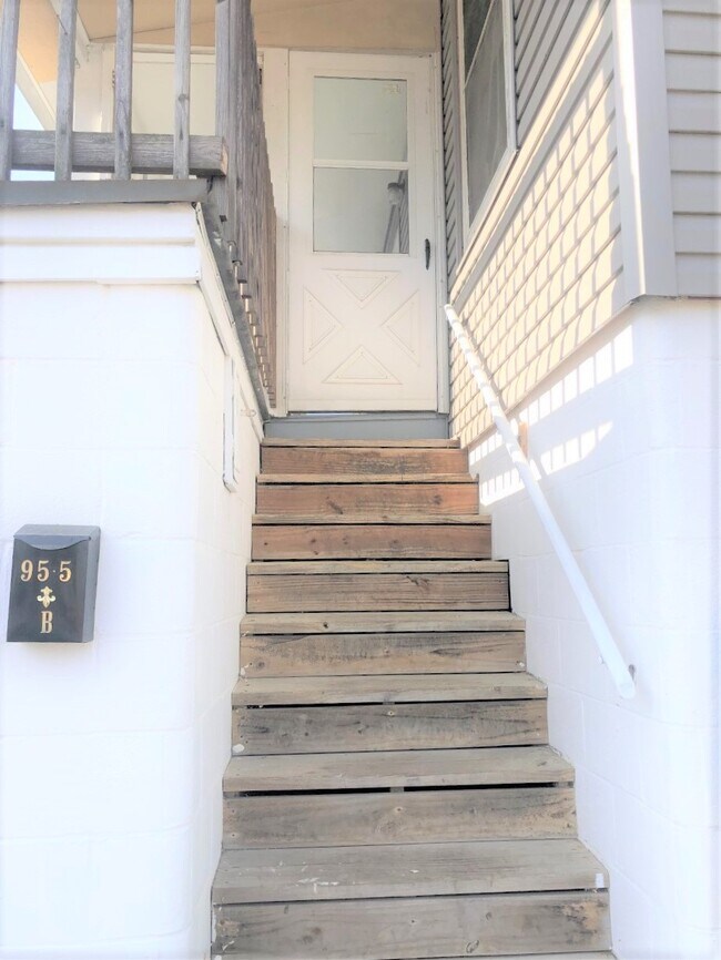 Building Photo - 95 S Shafer St