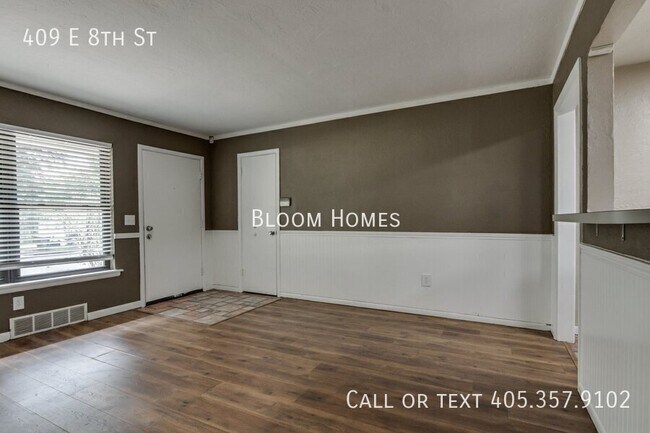 Foto del edificio - 409 E 8th St