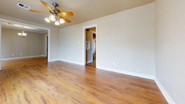 Foto del edificio - 1730 NW Ash Ave