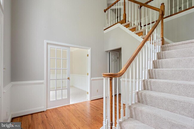 Building Photo - 2900 Pine Needle Ct