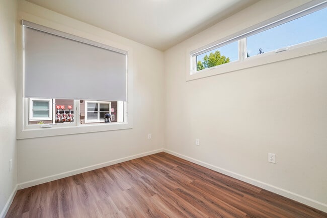 Building Photo - Vero Hills Apartments