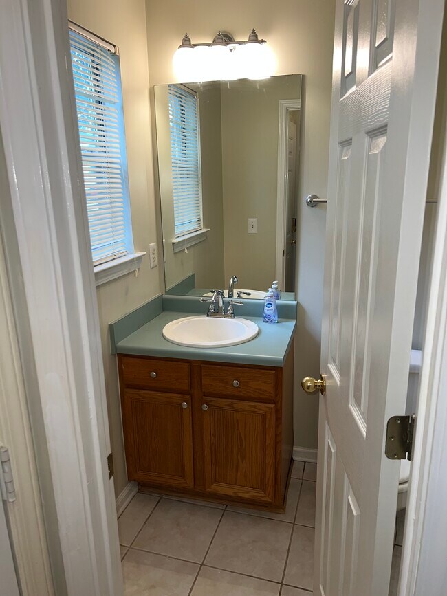 Building Photo - 5908 Trent Walk Dr
