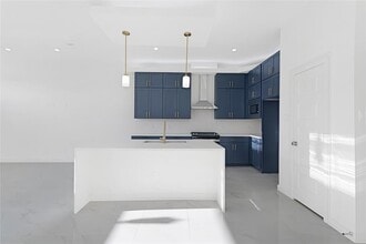 Building Photo - 2936 El Fenice Ln