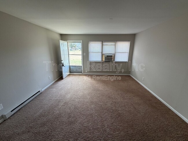 Foto del edificio - 400 E Northern Blvd