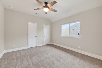 Building Photo - 3123 Lantana Trl
