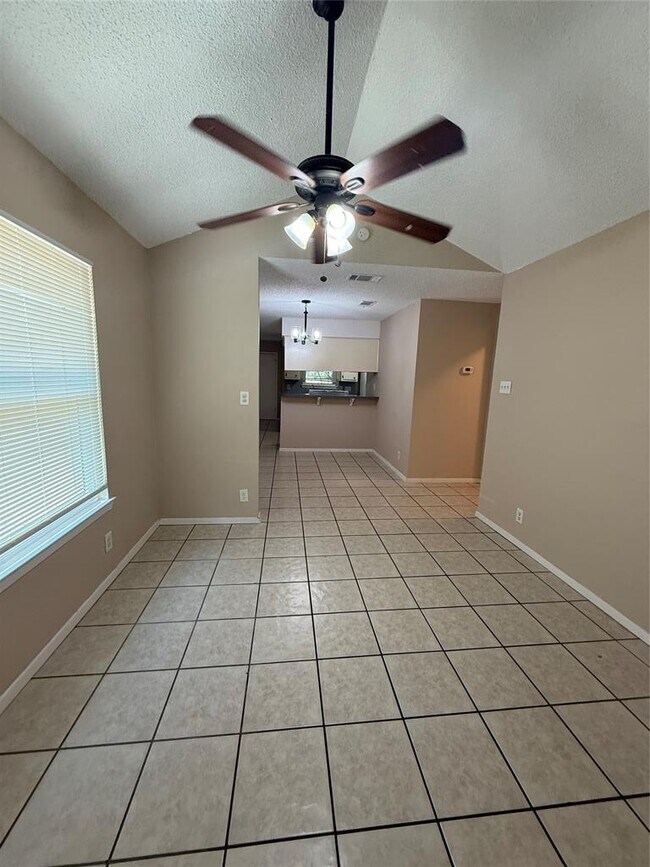 Foto del edificio - 1402 Westcott Dr