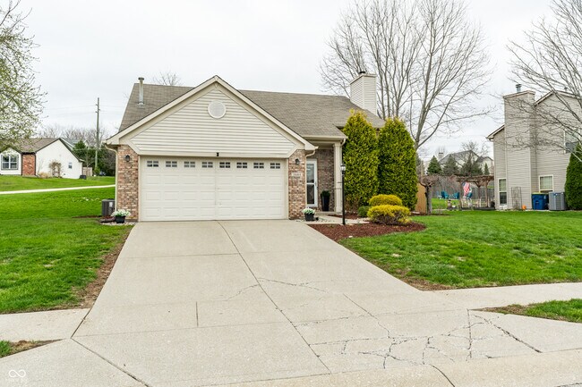 Foto del edificio - 9660 Overcrest Dr