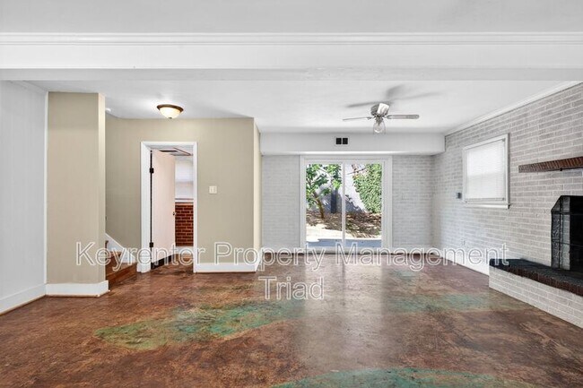 Foto del edificio - 1821 W Meadowview Rd