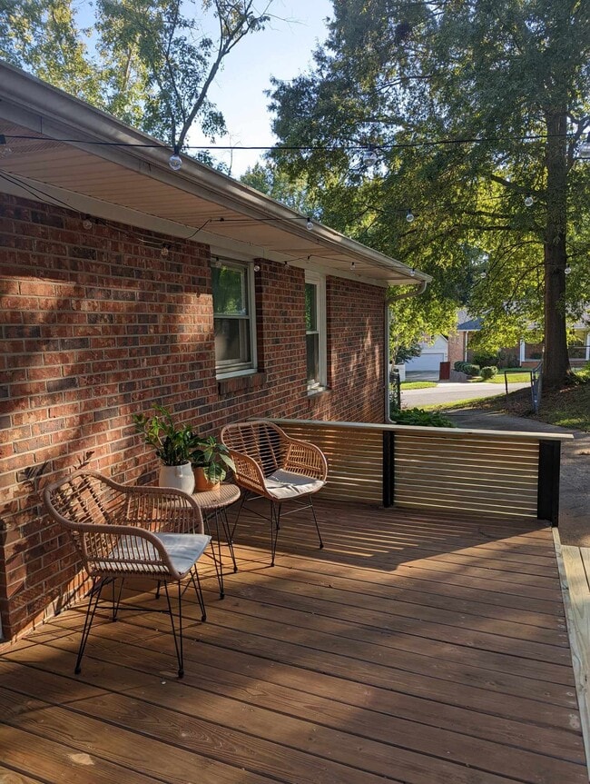 Photo - 128 Folkstone St House