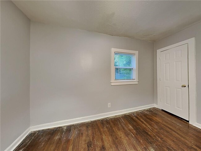 Building Photo - 2835 Burton Rd NW