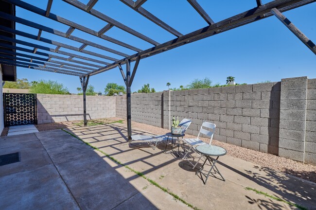 Foto del edificio - 10221 N 28th St