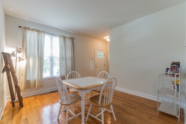Foto del edificio - 2344 N 54th St