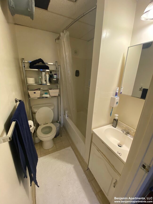 Building Photo - 232 Cambridge St