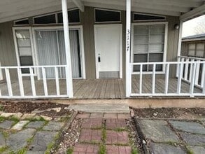 Building Photo - 3117 Fritz Hughes Park Rd